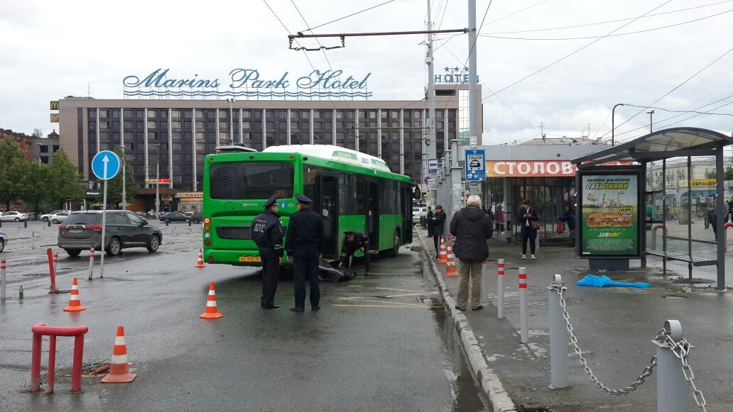 Остановка общественного транспорта "Восточный мост" - Москва