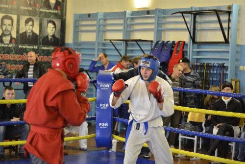 В Екатеринбурге бойцы ОМОН выявляли сильнейшего в рукопашном бое - Фото 4