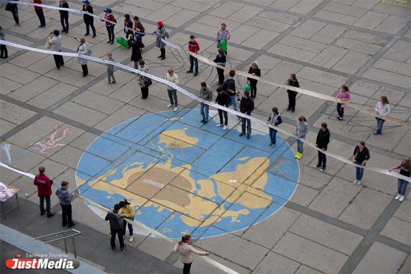 467 метров пожеланий потомкам: юные уральцы написали «самое длинное письмо миру» - Фото 6