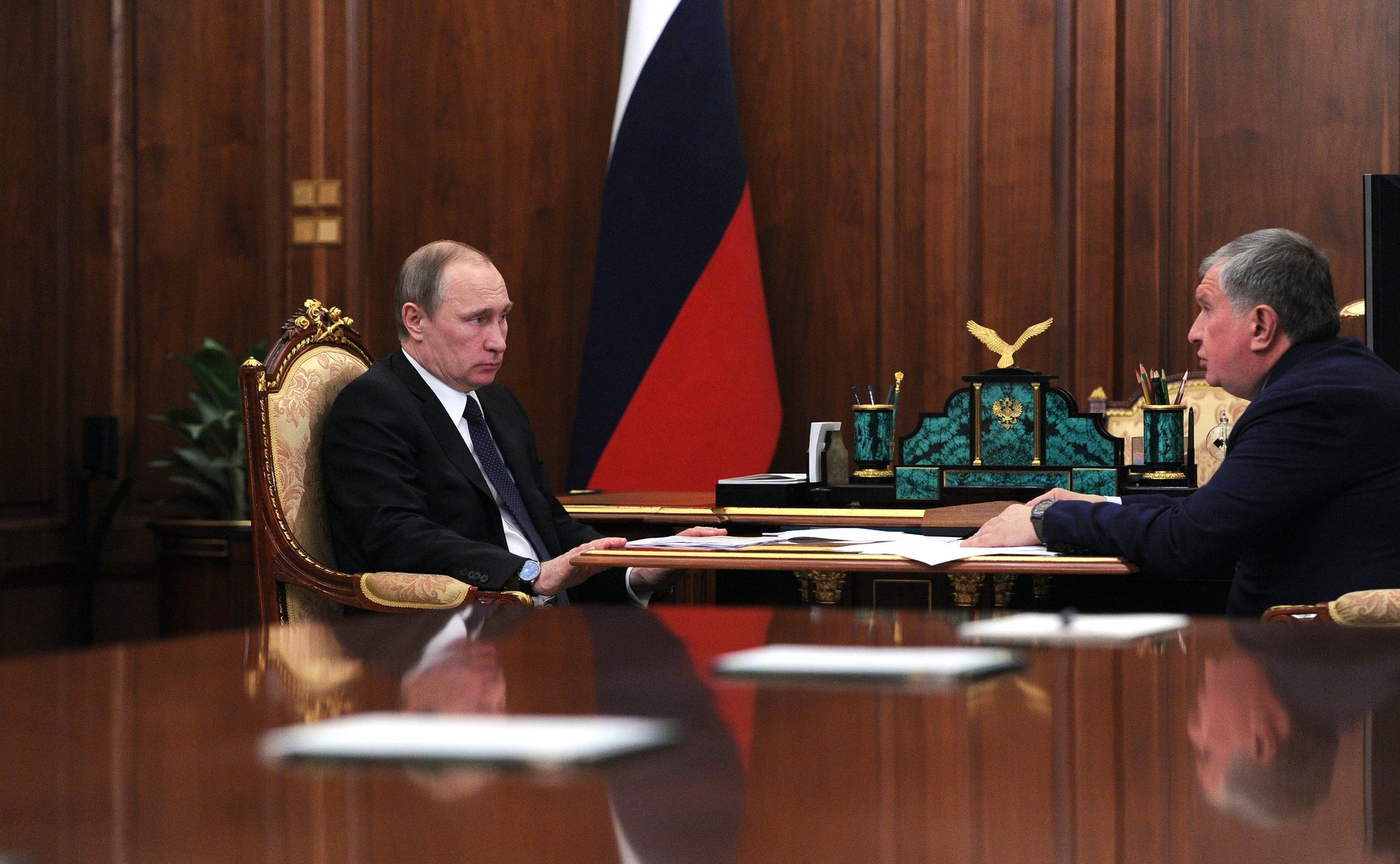 Герои «фотошопа» Куйвашев и Сечин предстали перед Путиным - Фото 2