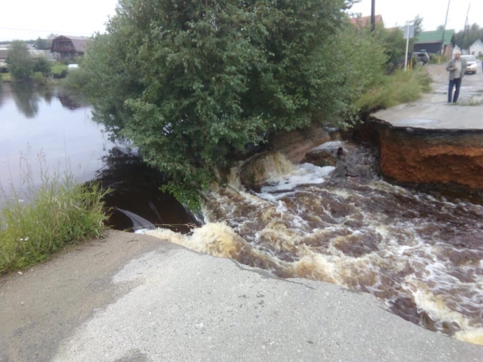 Рабочие рассказали, когда закончат восстанавливать размытую дорогу в Кировграде - Фото 3