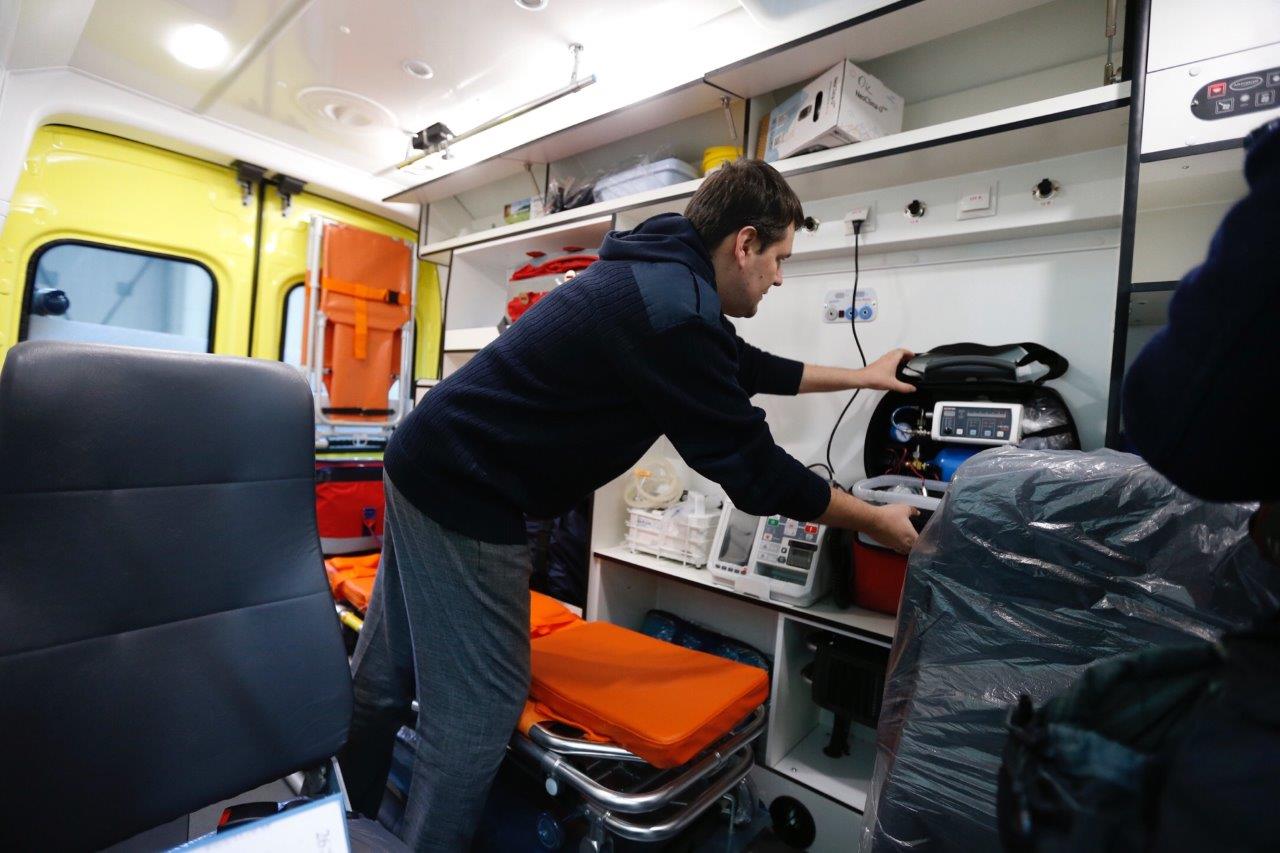 Центру медицины катастроф вручили реанимобиль для оказания экстренной помощи тяжело пострадавшим пациентам - Фото 6