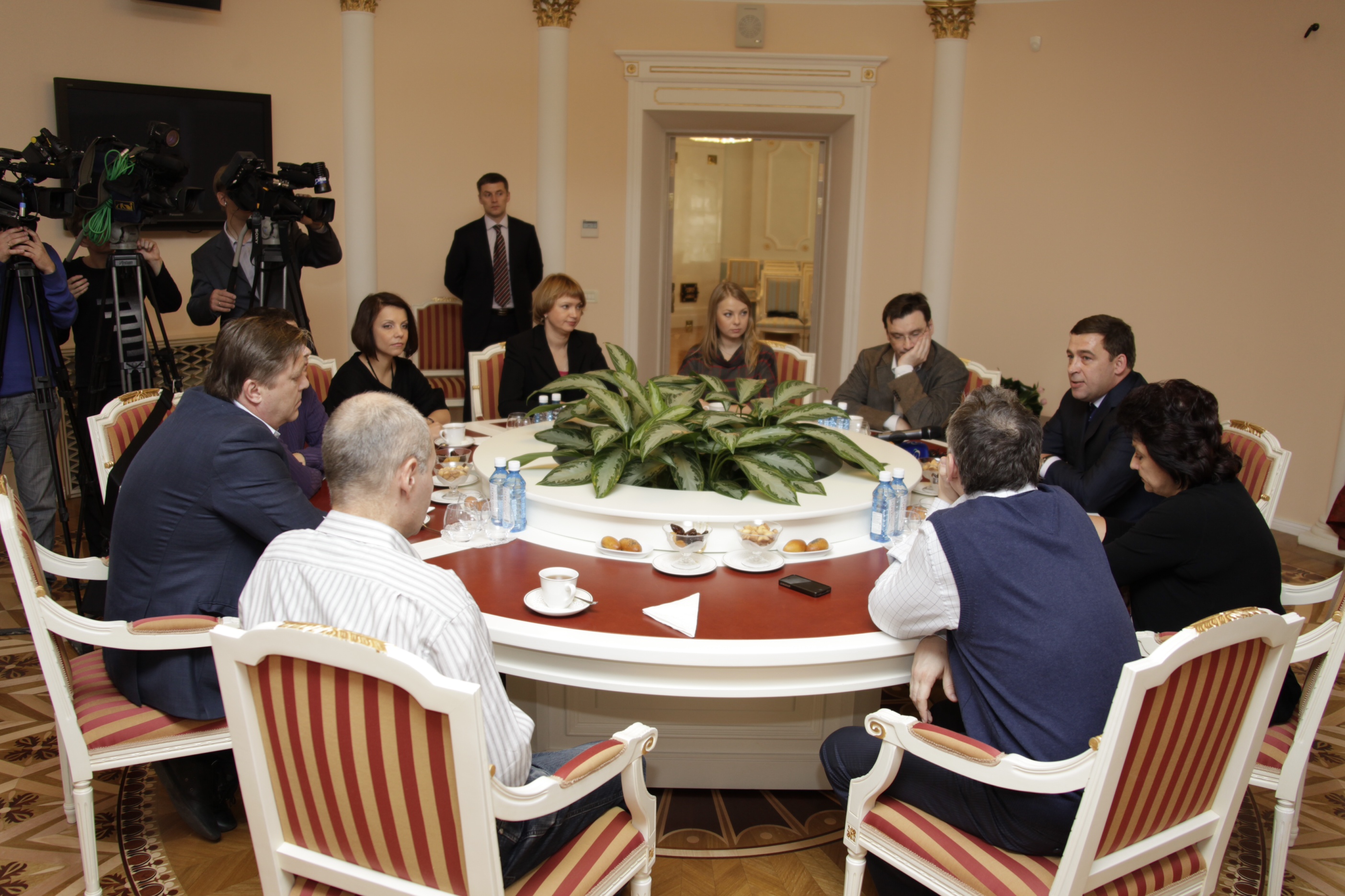 Евгений Куйвашев: «Я всегда открыт для СМИ, но журналист должен быть ответственным за свои слова» - Фото 3