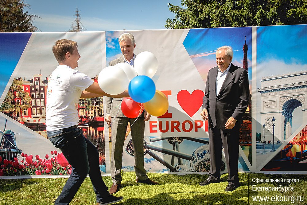 Выходные в Екатеринбурге: дипломаты на велосипедах и европейская кухня под открытым небом - Фото 4