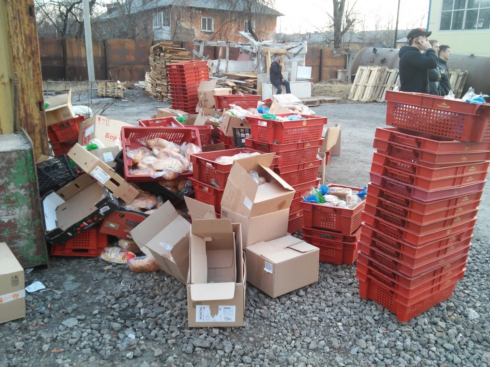 Куйвашев о ЧП в Тагиле: «Почему крыша такая и пожарные гидранты не работали? Я специально пригласил прокурора, чтобы он увидел все своими глазами» - Фото 4