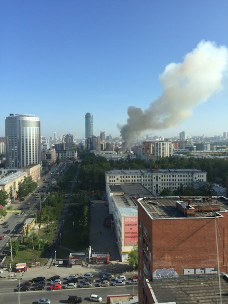 В Екатеринбурге на Красноармейской, 70 сгорел дом культурного наследия. ВИДЕО - Фото 3