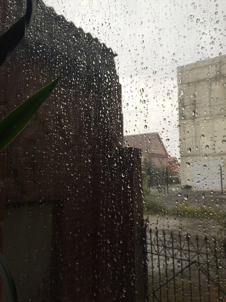 «Дождь стеной, град и молнии»: Свердловскую область накрыла гроза  - Фото 7