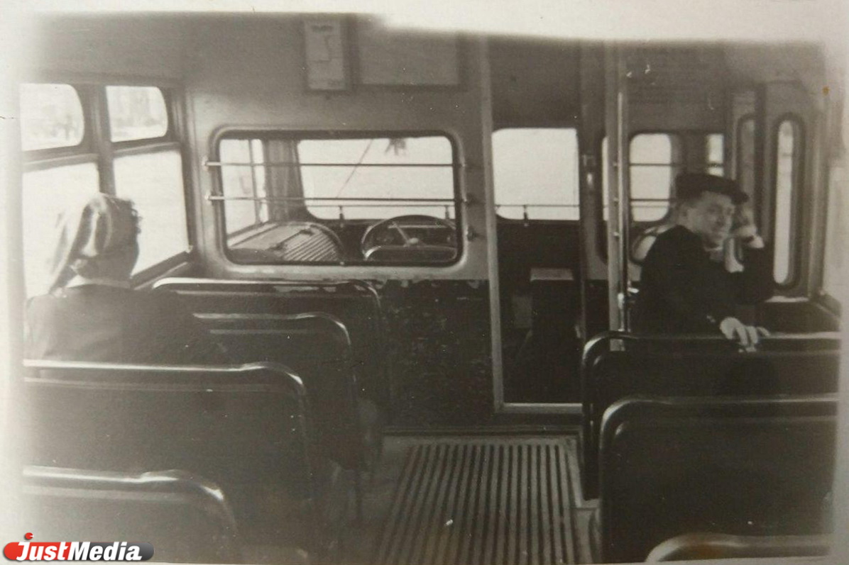 «Стояли на задней стенке троллейбуса и сидели по 5 человек на крыше». О работе свердловского троллейбуса в конце 1950-х в СПЕЦПРОЕКТе «Е-транспорт» - Фото 5