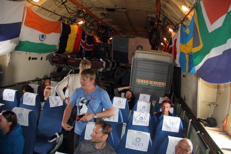 «Пингвины Гроховского» вылетели в район поиска метеоритов - Фото 3