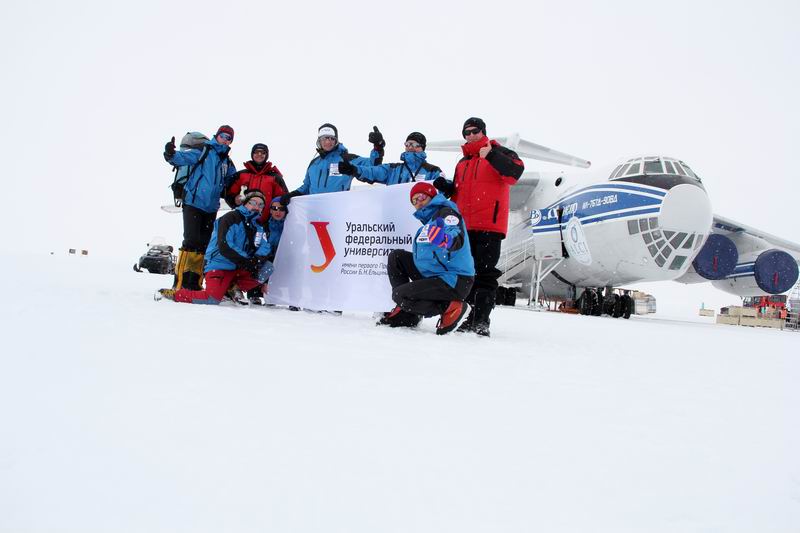 «Пингвины Гроховского» вылетели в район поиска метеоритов - Фото 2