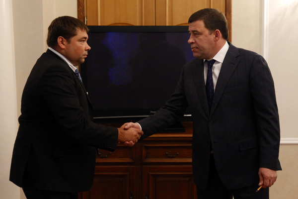 «Из моего кабинета выйдете — и начинайте разбираться с должниками». Куйвашев поставил перед преемником Переверзева первоочередные задачи - Фото 2