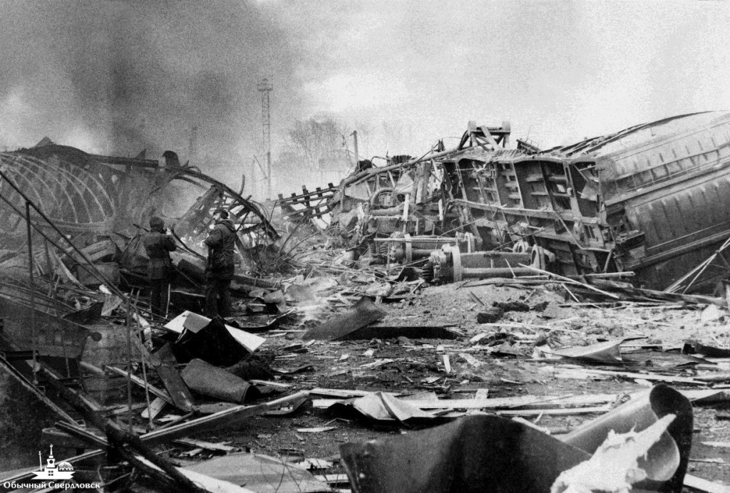 «Люди прыгали из окон: кто на провода попадал, кто куда. Средств эвакуации тогда не было». Вспоминаем истории крупных свердловских пожаров. СПЕЦПРОЕКТ  - Фото 7