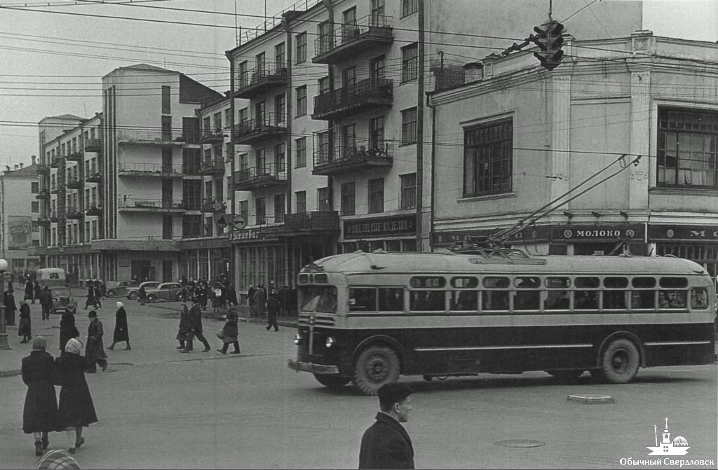 «Стояли на задней стенке троллейбуса и сидели по 5 человек на крыше». О работе свердловского троллейбуса в конце 1950-х в СПЕЦПРОЕКТе «Е-транспорт» - Фото 4