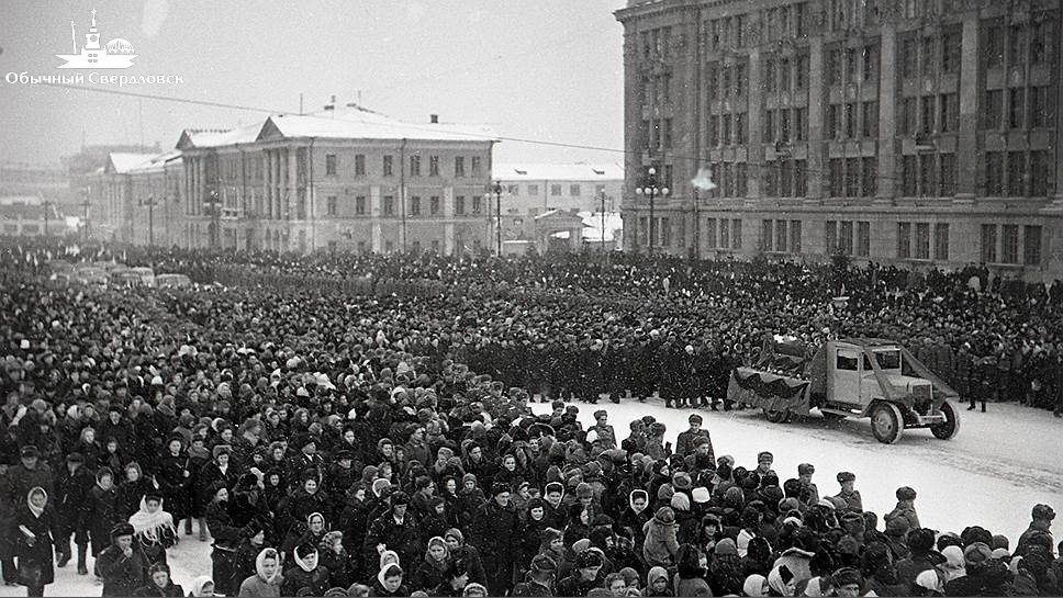 «Отремонтировали 16 развалин и начали закатывать дороги в асфальт» О работе троллейбуса в послевоенном Свердловске в СПЕЦПРОЕКТе «Е-транспорт» - Фото 6