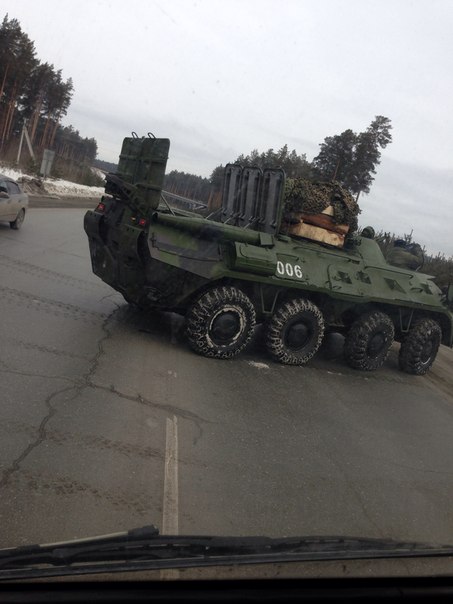 Истребитель в небе, танк на ЕКАДе! События на Украине заставили екатеринбуржцев по-новому взглянуть на пребывание в городе военной техники - Фото 2