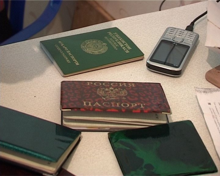 В Екатеринбурге полицейские ликвидировали бордель. Две иностранки, оказывавшие интимные услуги землякам, будут выдворены на родину - Фото 5