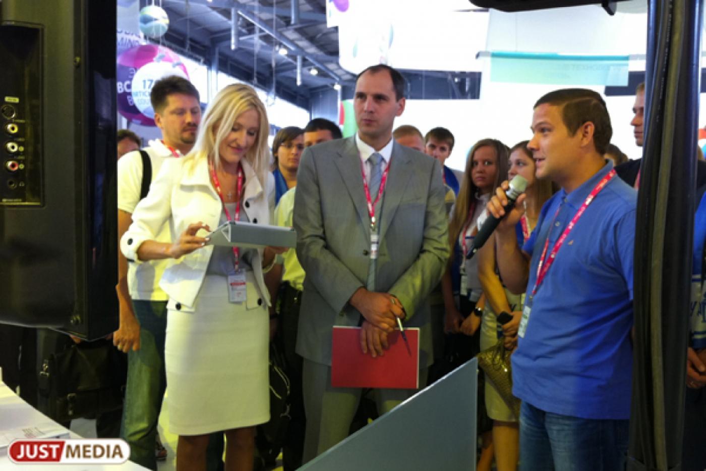 Юные министры предложили Паслеру внедрять роботов на заводах и открыть клуб тенниса в Ревде - Фото 1