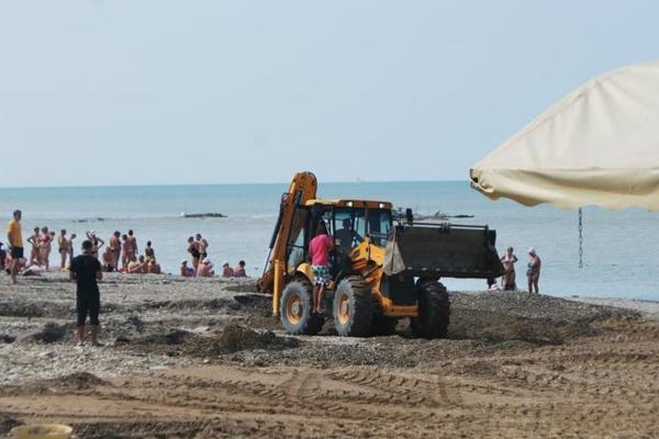 «Красный крест» перестал принимать вещи для пострадавших в Крымске. Нужны стройматериалы и инструменты - Фото 1