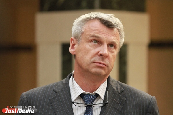 Носов предвыборной программы пока не имеет. Но намекает на желание сменить команду в мэрии