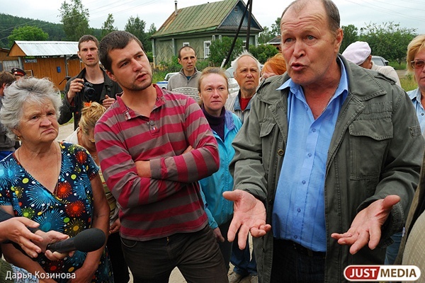 Год назад  жители Сагры высказывали свои претензии прежнему губернатору Александру Мишарину