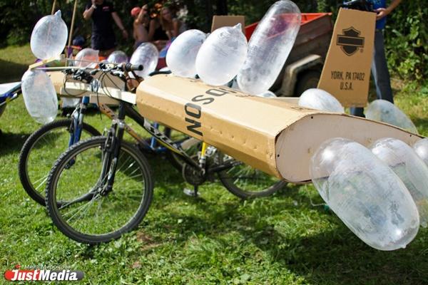 Уральские байкеры запустили в небо «Кондолет» и ванну - Фото 1