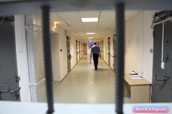 Подозреваемый в организации убийства ирбитского депутата и бизнесмена Александра Барыбина доставлен в Екатеринбург - Фото 1