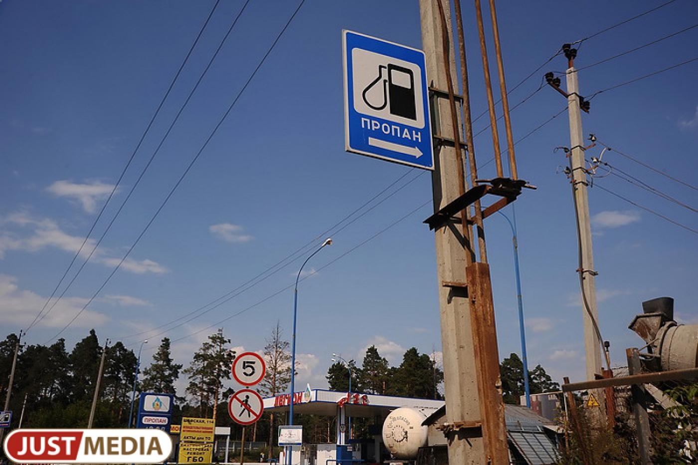 У «Лукойла» сдали нервы: АИ-95 перевалил за 30 рублей - Фото 1