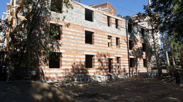 Екатеринбургскую семью выживают поджогами из частного дома, чтобы построить многоквартирник  - Фото 1