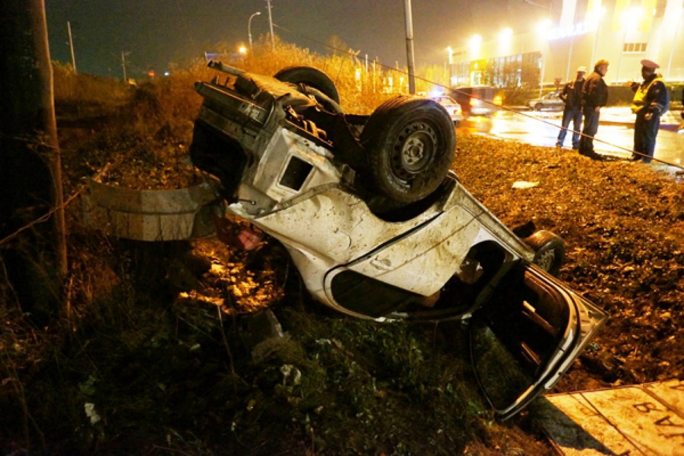 На Селькоровской опрокинулся «Мицубиси Лансер». Пострадал пассажир - Фото 1