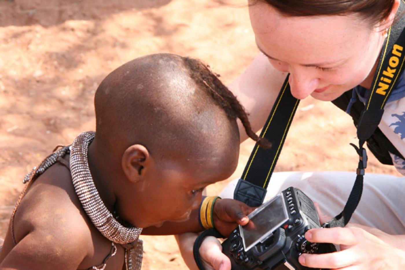 Срочно! Группа уральцев и москвичей попала в ДТП в африканской саванне. Есть пострадавшие  - Фото 1