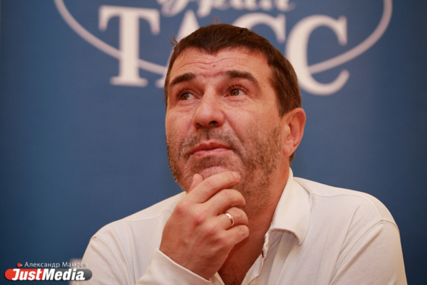 Евгений Гришковец попрощался с бумагой на сцене Екатеринбургского театра драмы - Фото 1