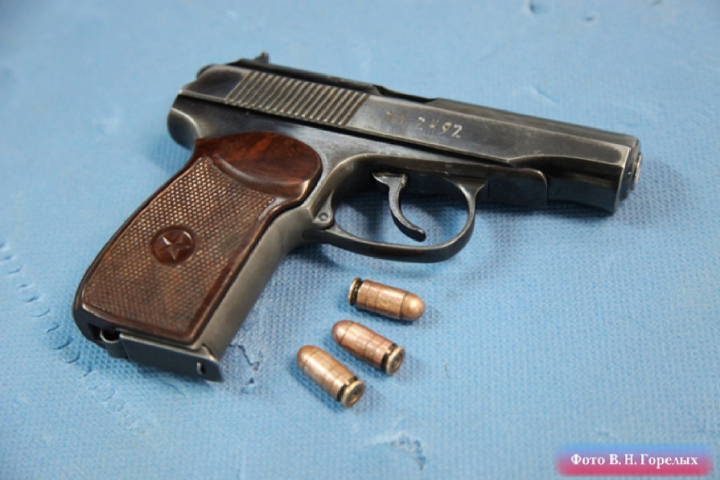 В Екатеринбурге полицейский вынужден был применить табельное оружие при задержании «барсеточника». ВИДЕО - Фото 1