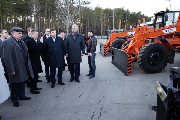 Городские власти обещали Куйвашеву чистить центр Екатеринбурга от снега вдвое быстрее