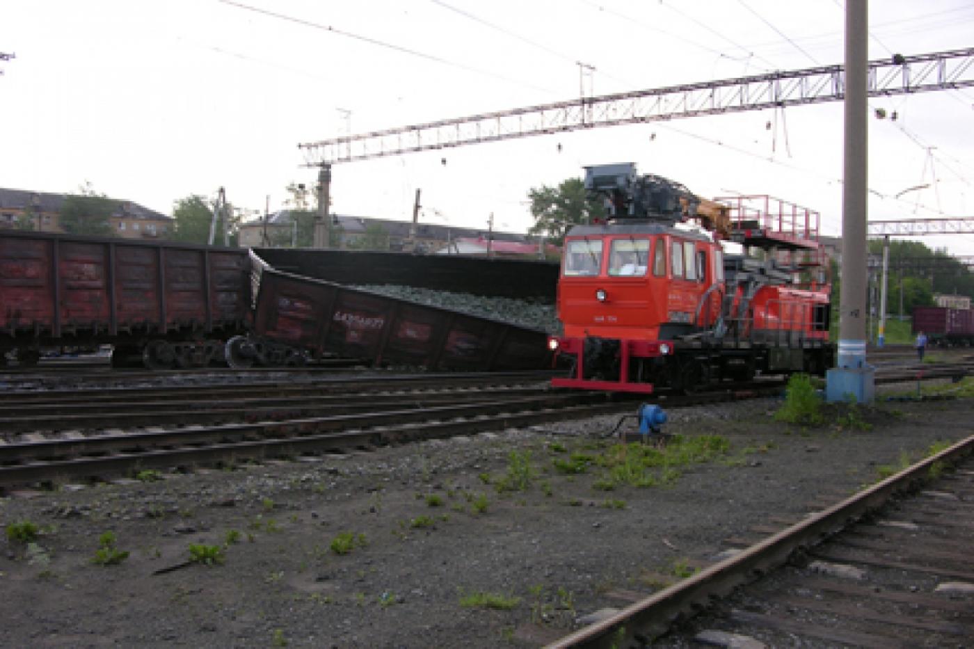 Следствие нашло виновника в сходе вагонов на станции Смычка - Фото 1