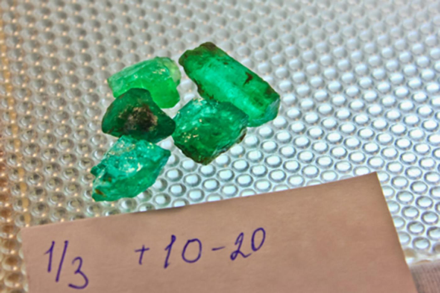 Вместо застолья — в поход за самоцветами. Уральцам предлагают новогодние туры по «драгоценным» местам региона - Фото 1