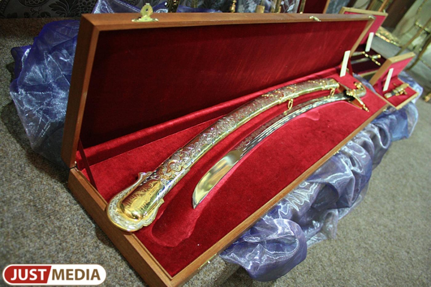 От «Мышки» до «Защитника веры». Впервые в Екатеринбурге пройдет выставка златоустовского оружия - Фото 1