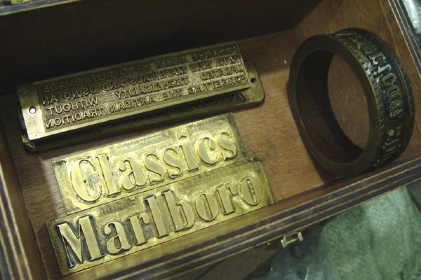 Картон и пластик пышминской выделки. На Среднем Урале полиция ликвидировала цех по производству ремней «мировых брендов» - Фото 1