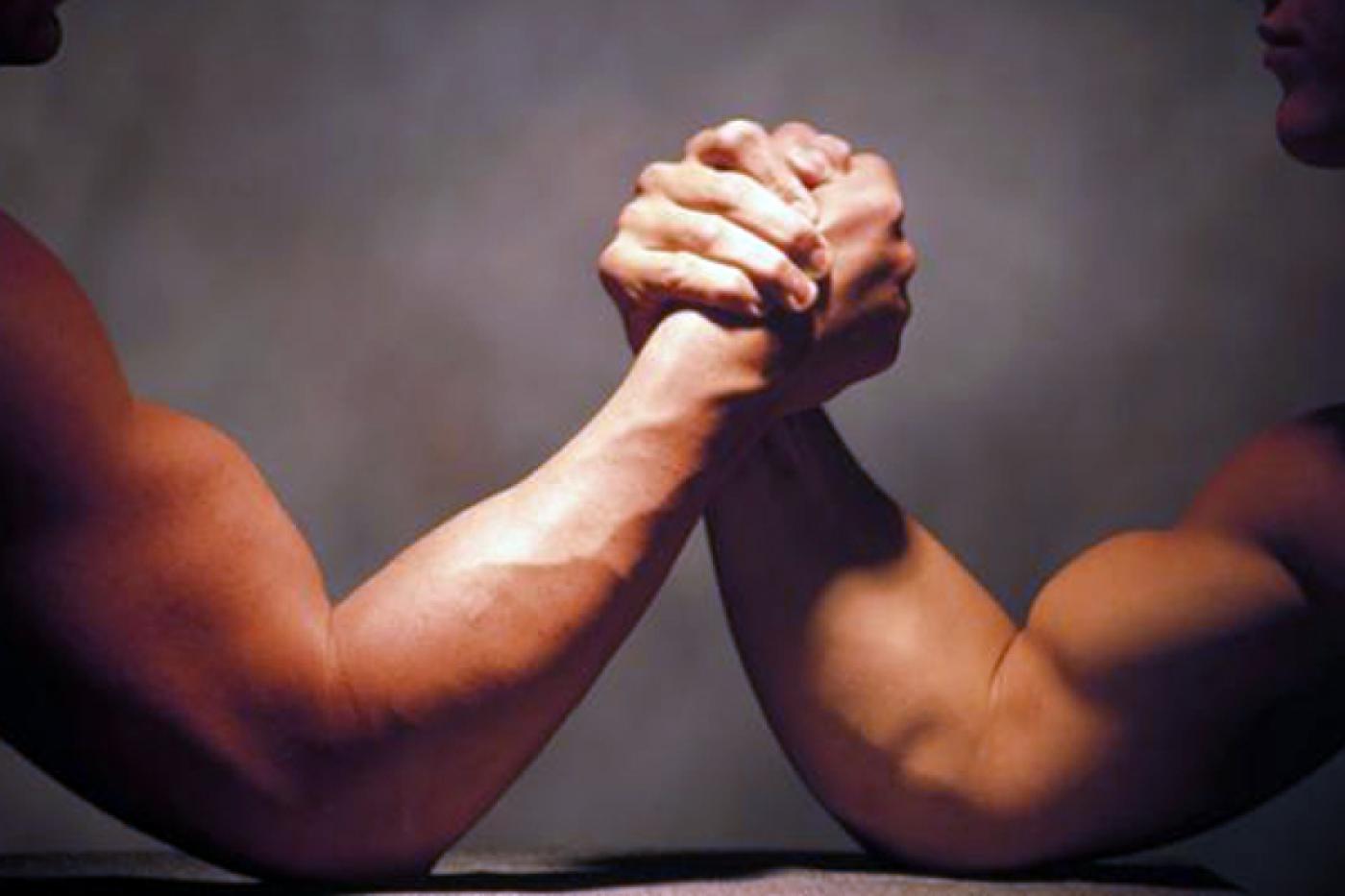 Двести сильнейших армрестлеров УРФО будут бороться в Екатеринбурге за путевки на российское первенство - Фото 1