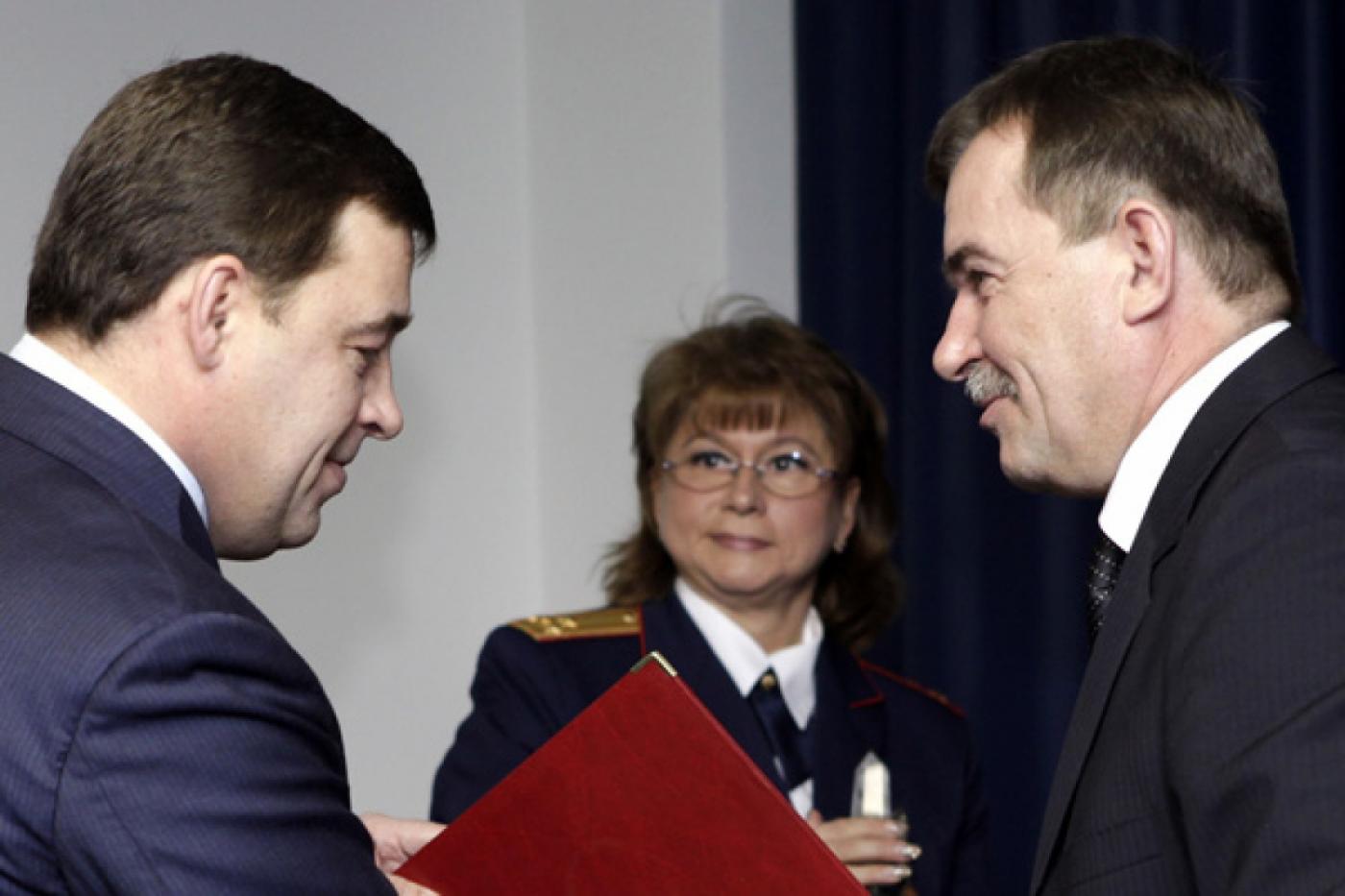 Евгений Куйвашев вручил награды следователям СК - Фото 1