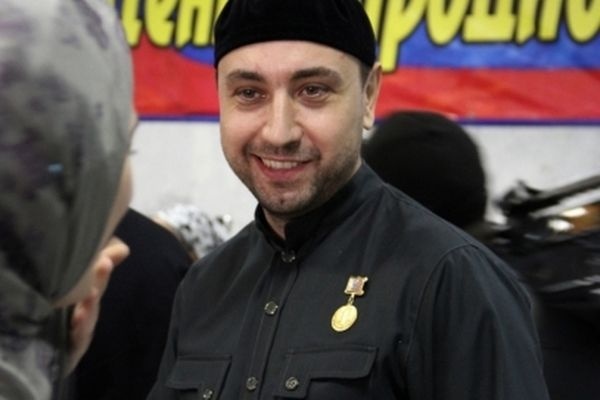 Депутат-«единоросс» из Чечни хочет запретить СМИ указывать национальность в статьях - Фото 1