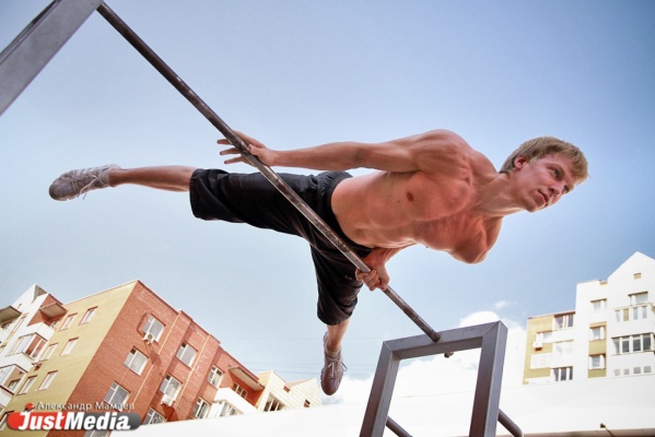 В «олимпийский день» фестиваля GreenWay горожане прыгали на роликах и забивали голы - Фото 1