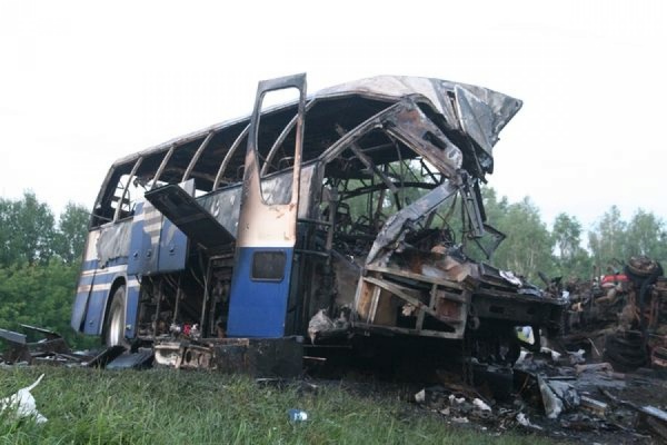 В Казахстане в страшном ДТП с участием пассажирского автобуса погибли 15 человек  - Фото 1