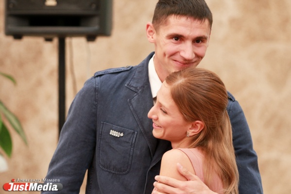 Олимпийский чемпион Павел Тренихин сделал своей девушке предложение на приеме у губернатора - Фото 1