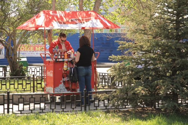 Екатеринбуржцы готовы отказаться от шаурмы и хот-догов - Фото 1