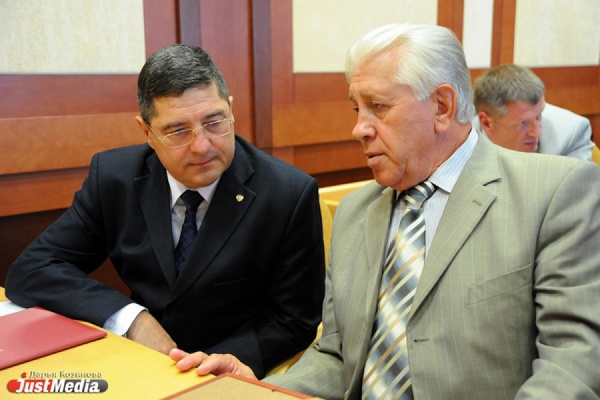 Свердловские судьи готовятся к борьбе: Иван Овчарук собрался на пенсию - Фото 1