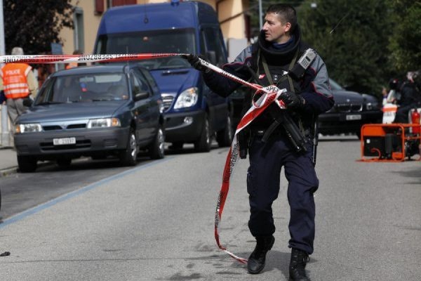 В Швейцарии в перестрелке с полицейскими погиб водитель Ford Mustang с российскими номерами - Фото 1