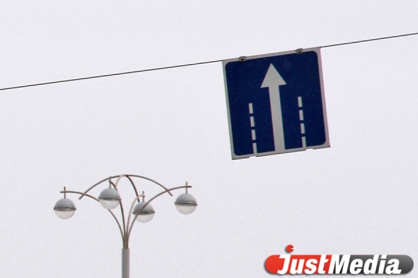 Грузовикам опять запретят днем появляться в Екатеринбурге - Фото 1