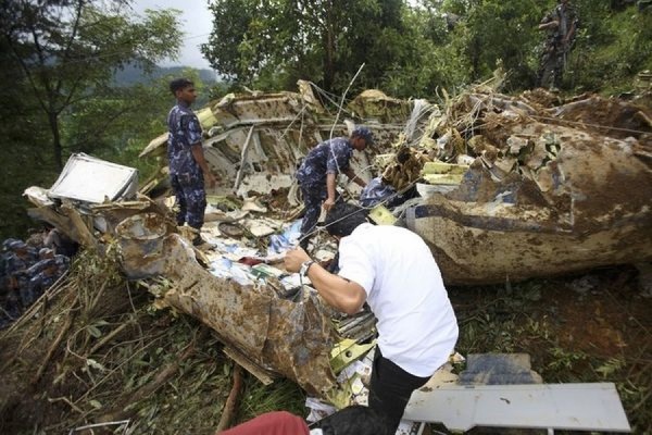В непальской столице Катманду разбился самолет с 19 людьми на борту - Фото 1