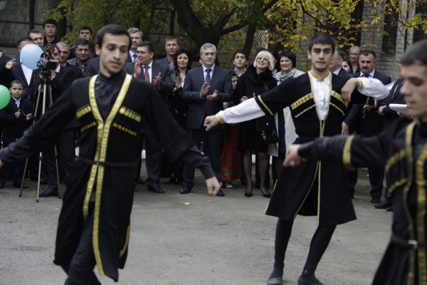 Прецедент. В екатеринбургской гимназии открылся азербайджанский класс - Фото 1