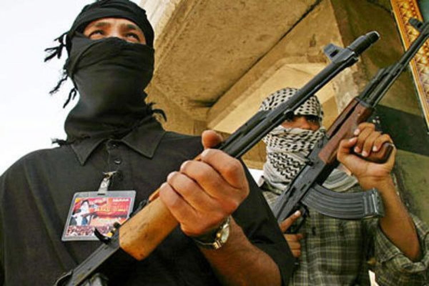 Террористы кто они и откуда. Терроризм Аль Каида. Религиозный терроризм Аль Каида. Группировка Аль Каида. Аль-Каида ХАМАС заложники.